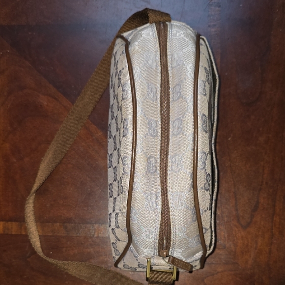 Gucci Beige and Brown Sholder Bag - Picture 14 of 15